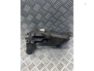 Gebruikte Motorsteun Iveco New Daily VI 33S13, 35C13, 35S13 Prijs € 45,00 Margeregeling aangeboden door EU Engines & Parts BV