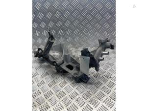 Gebruikte Dynamosteun onder Mercedes B (W246) 2.1 B-200 CDI BlueEFFICIENCY, B-200d 16V Prijs € 50,00 Margeregeling aangeboden door EU Engines & Parts BV