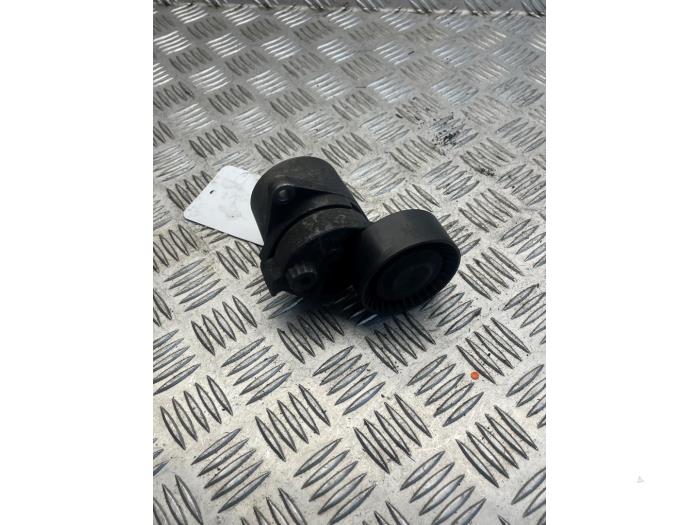 Gebruikte Spanrol Multiriem Mercedes C (C205) C-180 1.6 16V Prijs € 25,00 Margeregeling aangeboden door EU Engines & Parts BV
