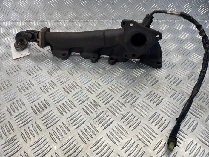 Uitlaatspruitstuk van een Mercedes-Benz CLA (117.3) 1.6 CLA-180 16V 2013