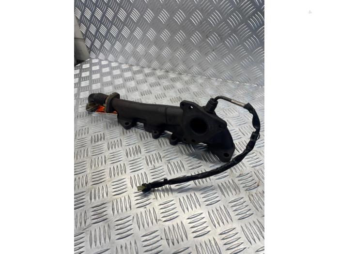 Uitlaatspruitstuk van een Mercedes-Benz CLA (117.3) 1.6 CLA-180 16V 2013