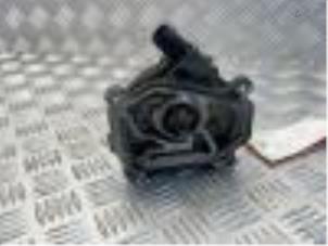 Gebruikte Vacuumpomp (Benzine) Mercedes CLA (117.3) 1.6 CLA-200 16V Prijs € 50,00 Margeregeling aangeboden door EU Engines & Parts BV