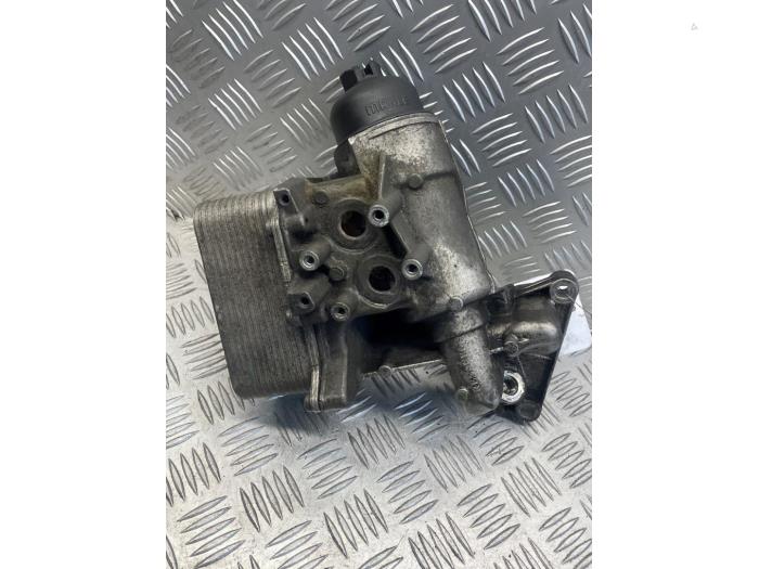 Gebruikte Oliefilterhouder Renault Master III (MA/MB/MC/MD/MH/MF/MG/MH) 2.3 dCi 135 16V FWD Prijs € 60,00 Margeregeling aangeboden door EU Engines & Parts BV