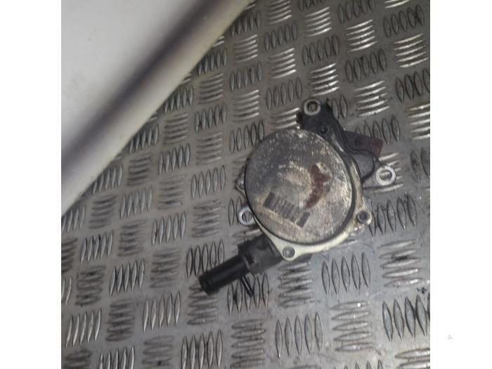 Gebruikte Vacuumpomp (Diesel) Renault Master III (JV) 2.3 dCi 16V 100 Prijs € 35,00 Margeregeling aangeboden door EU Engines & Parts BV
