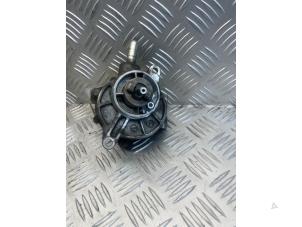 Gebruikte Vacuumpomp (Diesel) Mercedes E Combi (S211) 2.2 E-200 CDI 16V Prijs € 35,00 Margeregeling aangeboden door EU Engines & Parts BV