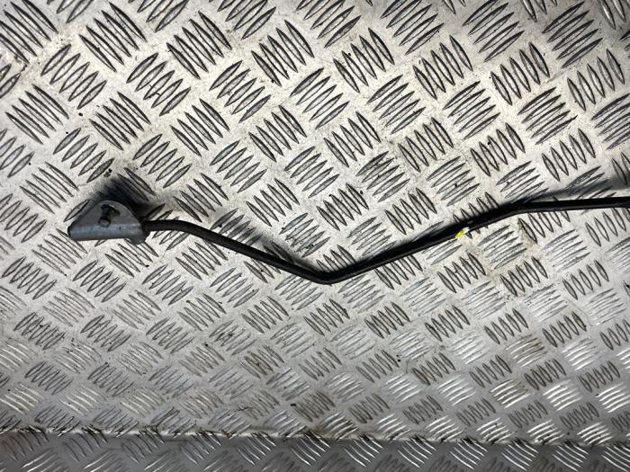 Gebruikte Schakelstang Mercedes C (W204) 6.2 C-63 AMG V8 32V Prijs € 20,00 Margeregeling aangeboden door EU Engines & Parts BV