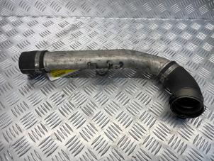 Gebruikte Intercooler Buis Mercedes C Estate (S205) C-220 d 2.2 16V 4-Matic Prijs € 45,00 Margeregeling aangeboden door EU Engines & Parts BV