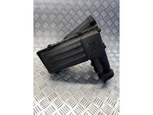 Gebruikte Luchtfilterhuis Audi A3 (8P1) 1.9 TDI Prijs € 35,00 Margeregeling aangeboden door EU Engines & Parts BV