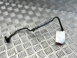 Gebruikte Oliedruk Leiding Ford Fiesta 6 (JA8) 1.0 EcoBoost 12V 100 Prijs € 20,00 Margeregeling aangeboden door EU Engines & Parts BV