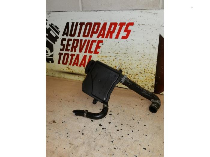 Gebruikte Servo Oliereservoir Mercedes R (W251) 3.0 320 CDI 24V 4-Matic Prijs € 15,00 Margeregeling aangeboden door EU Engines & Parts BV