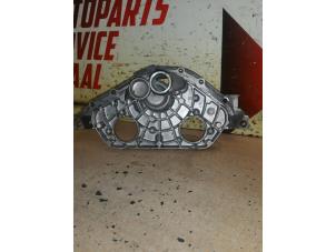 Gebruikte Distributiedeksel Mercedes C (W204) 1.8 C-180 CGI 16V Prijs € 40,00 Margeregeling aangeboden door EU Engines & Parts BV