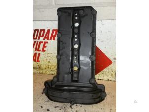 Gebruikte Kleppendeksel Jeep Grand Cherokee (WK/WK2) 3.0 CRD V6 24V Prijs € 50,00 Margeregeling aangeboden door EU Engines & Parts BV