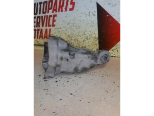 Gebruikte Motorsteun Mercedes E Estate (S212) E-200 CDI 16V BlueEfficiency,BlueTEC Prijs € 25,00 Margeregeling aangeboden door EU Engines & Parts BV