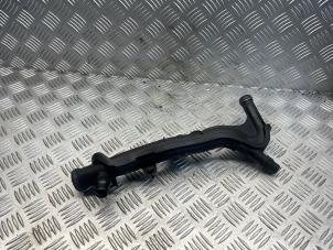 Gebruikte Waterpijp Peugeot 208 I (CA/CC/CK/CL) 1.2 12V e-THP PureTech 110 Prijs € 20,00 Margeregeling aangeboden door EU Engines & Parts BV