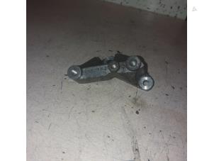 Gebruikte Steun (diversen) Mercedes B-Klasse Prijs € 10,00 Margeregeling aangeboden door EU Engines & Parts BV