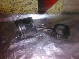 Gebruikte Zuiger Volkswagen LT II 2.5 TDi Prijs € 75,00 Margeregeling aangeboden door EU Engines & Parts BV