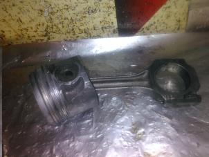 Gebruikte Zuiger Volkswagen LT II 2.5 TDi Prijs € 75,00 Margeregeling aangeboden door EU Engines & Parts BV