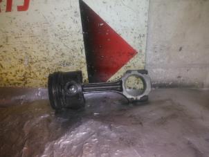 Gebruikte Zuiger Volkswagen LT II 2.5 TDi Prijs € 75,00 Margeregeling aangeboden door EU Engines & Parts BV