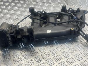 Gebruikte Inlaatspruitstuk Mercedes C Sportcoupé (C203) 1.8 C-200K 16V Prijs € 100,00 Margeregeling aangeboden door EU Engines & Parts BV