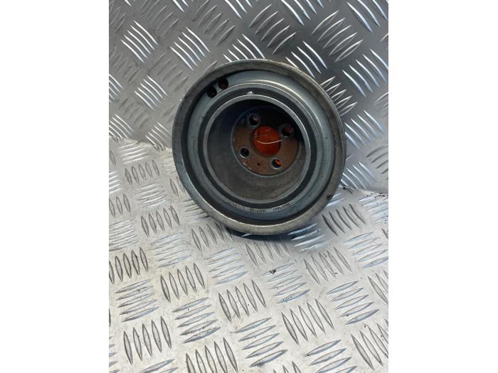 Gebruikte Krukas Poelie Iveco New Daily VI 33S13, 35C13, 35S13 Prijs € 75,00 Margeregeling aangeboden door EU Engines & Parts BV