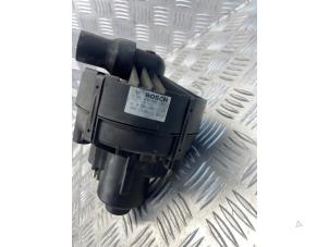 Gebruikte Secundaire Pomp Mercedes C (W204) 1.8 C-200 CGI 16V Prijs € 150,00 Margeregeling aangeboden door EU Engines & Parts BV