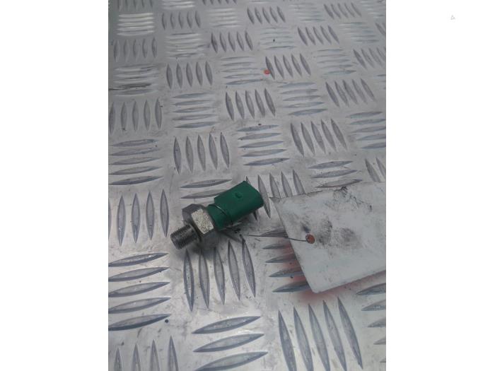 Oliedruk sensor van een Volkswagen Golf VII (AUA) 1.6 TDI 16V 2012