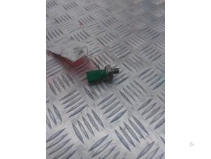 Gebruikte Oliedruk sensor Volkswagen Golf VII (AUA) 1.6 TDI 16V Prijs € 10,00 Margeregeling aangeboden door EU Engines & Parts BV