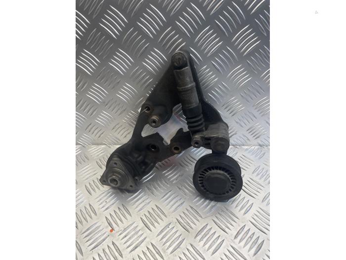 Gebruikte Spanrol Multiriem Volkswagen Crafter 2.5 TDI 28/30/32/35 MWB Prijs € 45,00 Margeregeling aangeboden door EU Engines & Parts BV