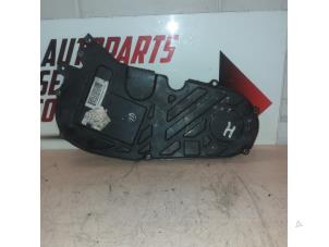 Gebruikte Distributiedeksel Opel Insignia Sports Tourer 2.0 CDTI 16V 130 ecoFLEX Prijs € 25,00 Margeregeling aangeboden door EU Engines & Parts BV