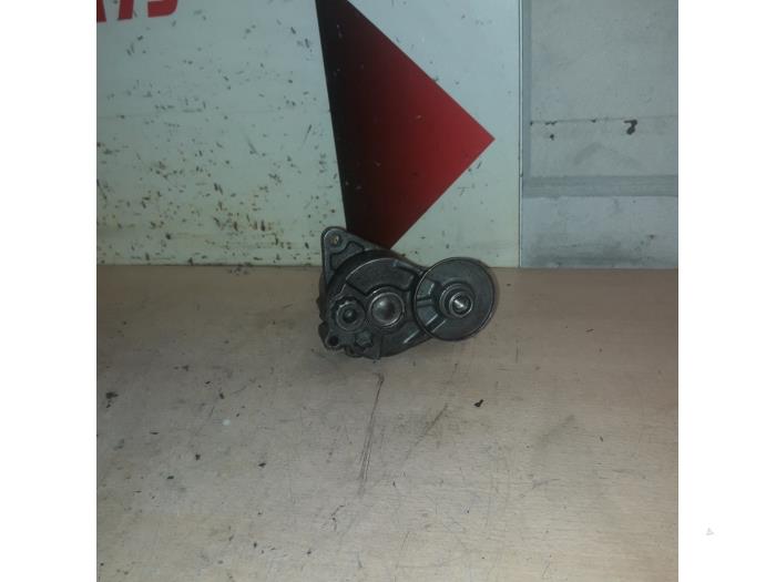 Gebruikte Spanrol Multiriem Mercedes E (VF211) 2.2 E-220 CDI 16V Prijs € 20,00 Margeregeling aangeboden door EU Engines & Parts BV