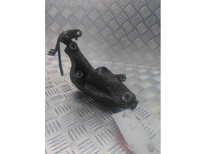 Gebruikte Motorrubber Volkswagen Crafter 2.5 TDI 30/35/50 Prijs € 25,00 Margeregeling aangeboden door EU Engines & Parts BV