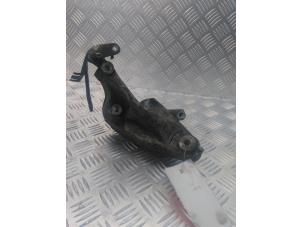 Gebruikte Motorsteun Volkswagen Crafter 2.5 TDI 30/35/50 Prijs € 25,00 Margeregeling aangeboden door EU Engines & Parts BV