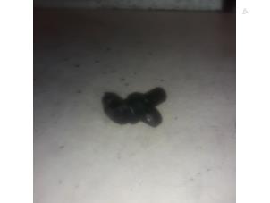 Gebruikte Nokkenas Sensor Mercedes C (W204) 1.8 C-250 CGI 16V Prijs € 25,00 Margeregeling aangeboden door EU Engines & Parts BV