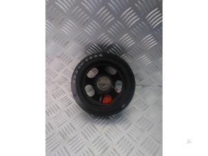 Gebruikte Krukas Poelie Mercedes C (W203) 1.8 C-200K 16V Prijs € 35,00 Margeregeling aangeboden door EU Engines & Parts BV