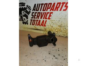 Gebruikte Carterventilatie Mercedes A (W176) 1.6 A-200 16V Prijs € 45,00 Margeregeling aangeboden door EU Engines & Parts BV