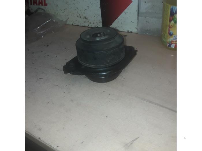 Gebruikte Motorrubber Mercedes R (W251) 3.0 320 CDI 24V 4-Matic Prijs € 35,00 Margeregeling aangeboden door EU Engines & Parts BV