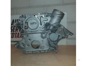 Gebruikte Distributiedeksel Mercedes Vito (639.6) 2.2 109 CDI 16V Prijs € 75,00 Margeregeling aangeboden door EU Engines & Parts BV