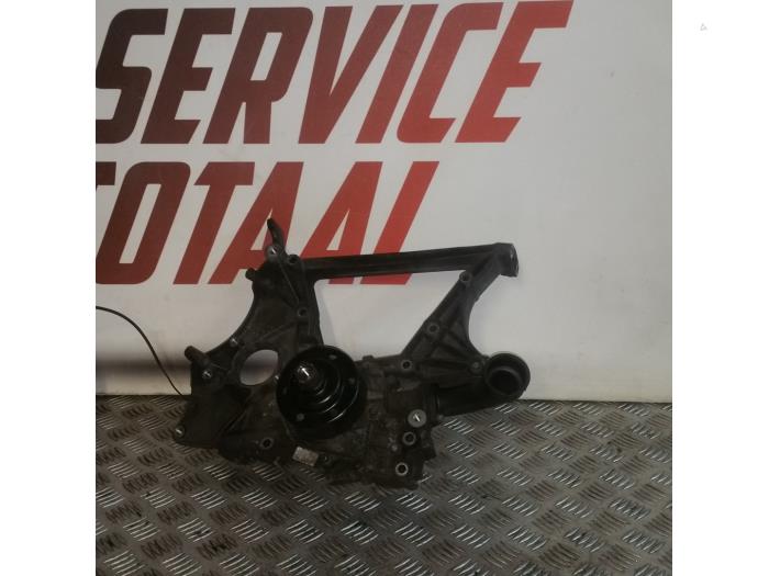 Gebruikte Dynamosteun onder Mercedes Sprinter 3,5t (906.63) 316 CDI 16V Prijs € 55,00 Margeregeling aangeboden door EU Engines & Parts BV