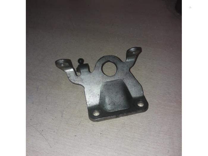 Motorsteun van een Mercedes-Benz E (W211) 3.0 E-280 CDI 24V 2007