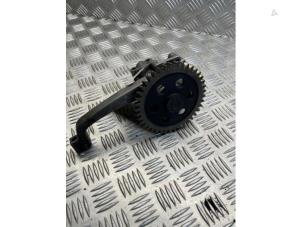 Gebruikte Oliepomp Volkswagen Transporter T5 2.5 TDi Prijs € 50,00 Margeregeling aangeboden door EU Engines & Parts BV