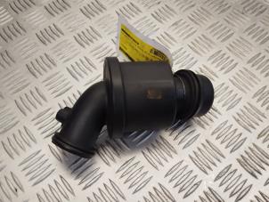 Gebruikte Intercooler Buis Mercedes Sprinter 3,5t (906.73) 513 CDI 16V Prijs € 20,00 Margeregeling aangeboden door EU Engines & Parts BV