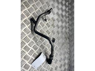 Gebruikte Waterpijp Mercedes A (177.0) 1.5 A-180d Prijs € 40,00 Margeregeling aangeboden door EU Engines & Parts BV