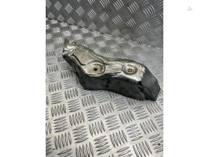 Gebruikte Hitteschild uitlaat Landrover Range Rover IV (LG) 4.4 SDV8 32V Prijs € 30,00 Margeregeling aangeboden door EU Engines & Parts BV