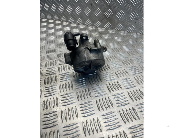Gebruikte Vacuumpomp (Diesel) Renault Laguna III (BT) 2.0 dCi 16V 150 Prijs € 55,00 Margeregeling aangeboden door EU Engines & Parts BV