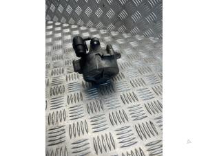 Gebruikte Vacuumpomp (Diesel) Renault Laguna III (BT) 2.0 dCi 16V 150 Prijs € 55,00 Margeregeling aangeboden door EU Engines & Parts BV