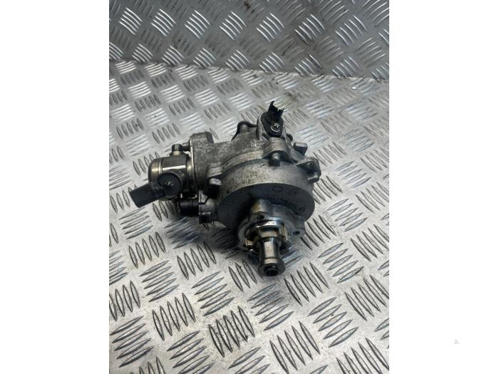 Gebruikte Brandstofpomp Mechanisch BMW 5 serie (F10) 530i 24V TwinPower Turbo Prijs € 300,00 Margeregeling aangeboden door EU Engines & Parts BV