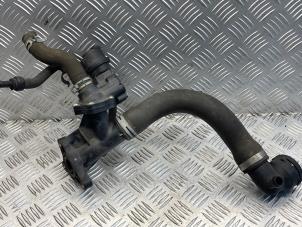 Gebruikte Thermostaathuis Mercedes Vito (447.6) 1.6 111 CDI 16V Prijs € 55,00 Margeregeling aangeboden door EU Engines & Parts BV