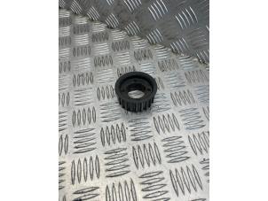 Gebruikte Krukas Tandwiel Volkswagen Crafter 2.5 TDI 30/32/35 Prijs € 25,00 Margeregeling aangeboden door EU Engines & Parts BV