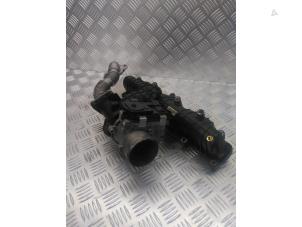 Gebruikte Inlaatspruitstuk Fiat Ducato (250) 2.3 D 130 Multijet Minibus Extralongo Prijs € 100,00 Margeregeling aangeboden door EU Engines & Parts BV