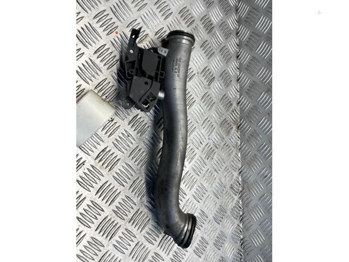 Gebruikte Intercooler Buis BMW 5 serie Touring (F11) M550d xDrive 24V Prijs € 100,00 Margeregeling aangeboden door EU Engines & Parts BV